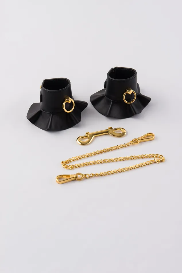 Fredericks Of Hollywood Restraints LeatherLike Ruffle Bondage Hand Cuffs Fredericks Of Hollywood Restraints LeatherLike Ruffle Bondage Hand Cuffs